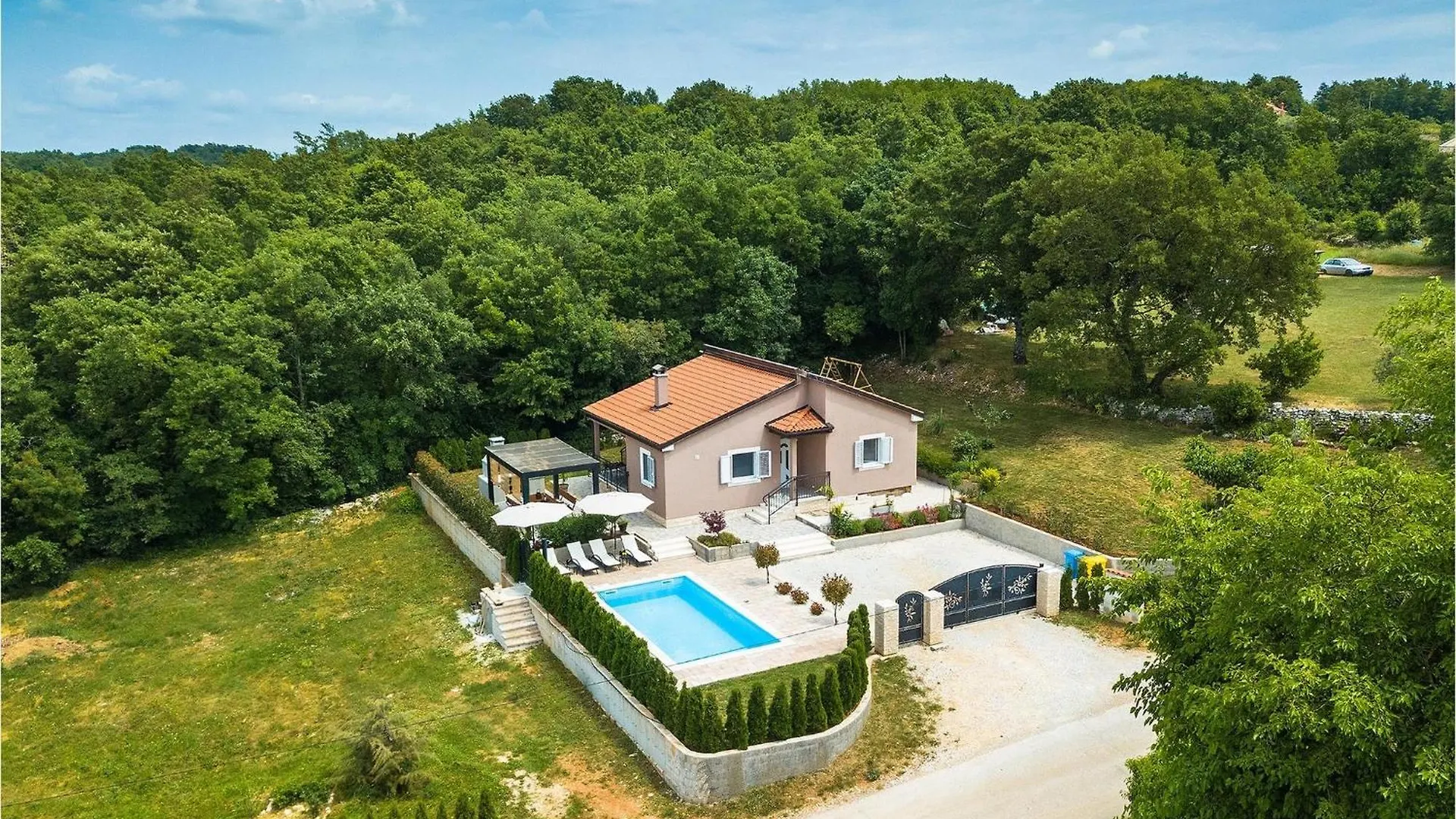 Villa Pepa Butori Basici