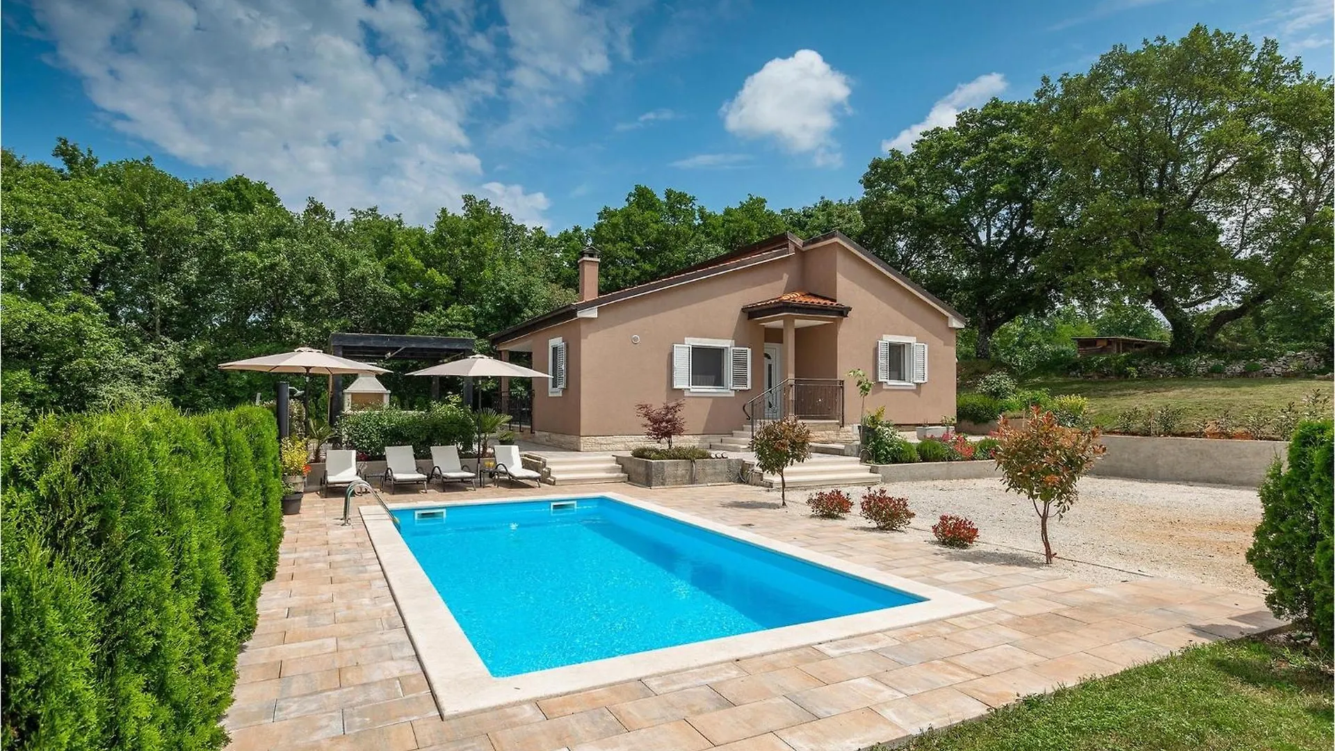 Villa Pepa Butori Basici 0*,